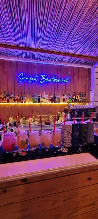 Sunset Boulevard Hotel 科帕罗 外观 照片